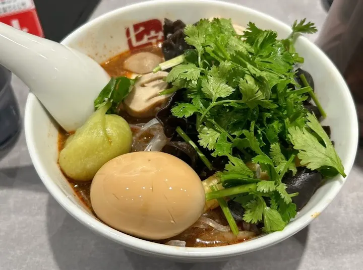七宝麻辣烫 下北泽店 - 图片 5