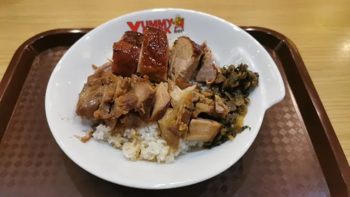 Yummy Duck 麻辣烫 平井店 - 图片 4