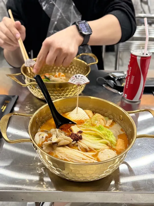 景冈山 麻辣烫 本店 - 图片 3
